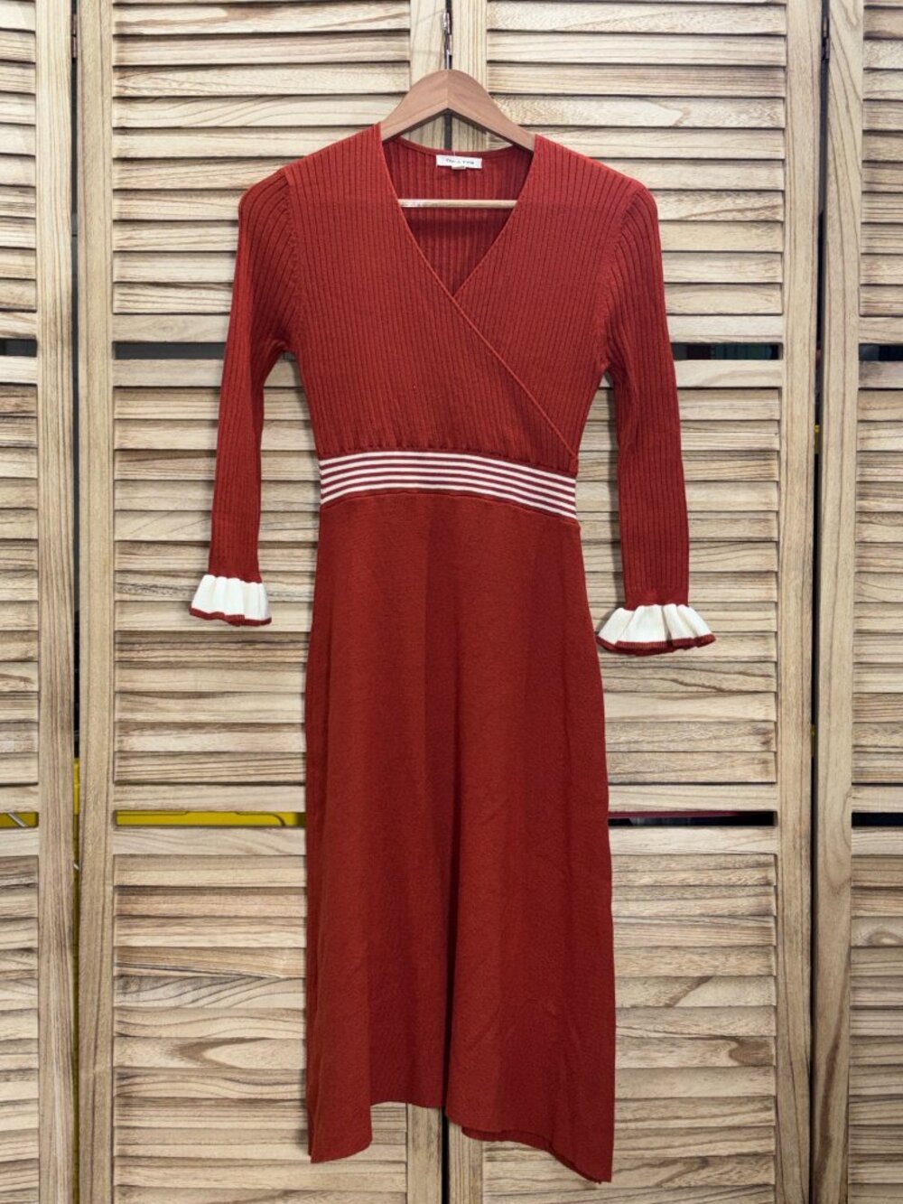 Tea-N-Rose Burnt Orange Wrap Sweater Dress White Ruffle Cuffs Juniors L